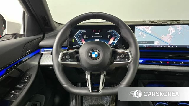 BMW 5 Series (G60) 2024 Белый из Кореи, фото 4
