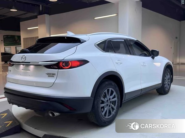 Mazda CX-4 2023 Белый из Китая, фото 4