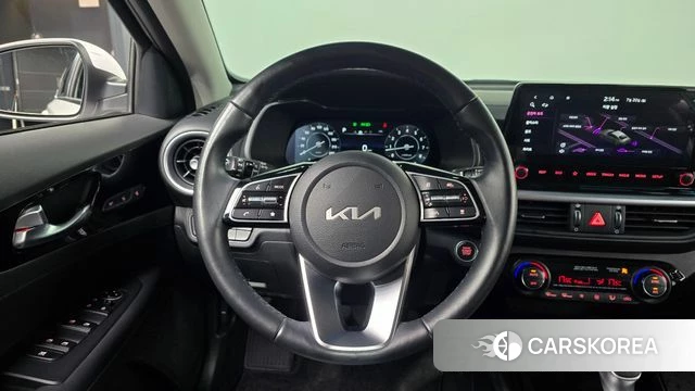 Kia The New K3 2nd generation 2022 Белый из Кореи, фото 4