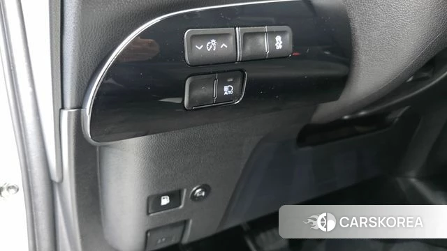 Toyota Prius 4th Generation 2022 Белый из Кореи, фото 4