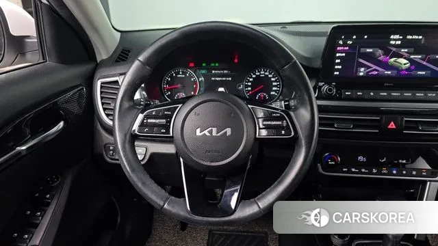 Kia Seltos 2022 Белый из Кореи, фото 4