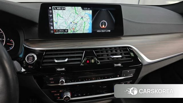BMW 5 Series (G30) 2018 Белый из Кореи, фото 4