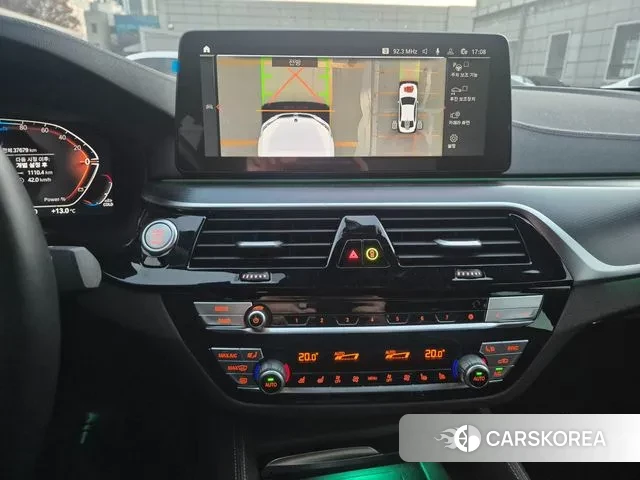 BMW 5 Series (G30) 2023 Белый из Кореи, фото 4