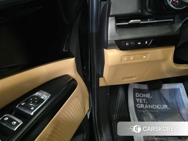 Kia Carnival 4th generation 2021 Черный из Кореи, фото 4