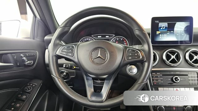 Mercedes-Benz A-Class W176 2018 Белый из Кореи, фото 4