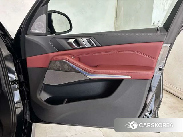 BMW X5 2025 Черный из Китая, фото 4
