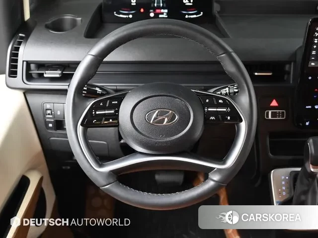 Hyundai Staria 2023 Белый из Кореи, фото 4