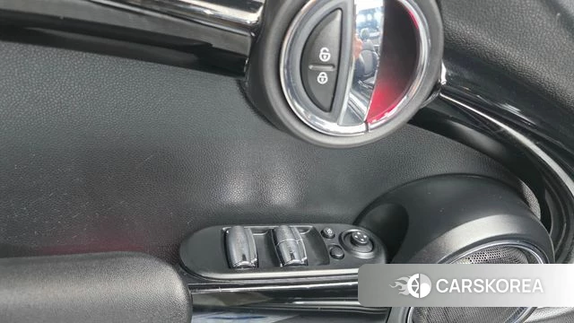 Mini Cooper Convertible 2019 Жемчужный цвет из Кореи, фото 4