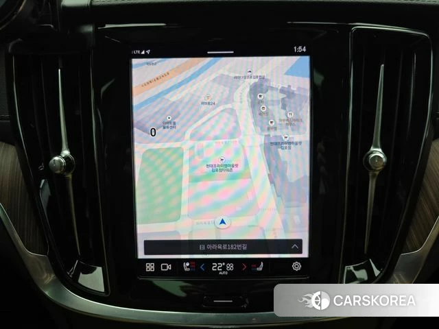 Volvo V60 Cross-Country 2nd Generation 2022 Белый из Кореи, фото 4