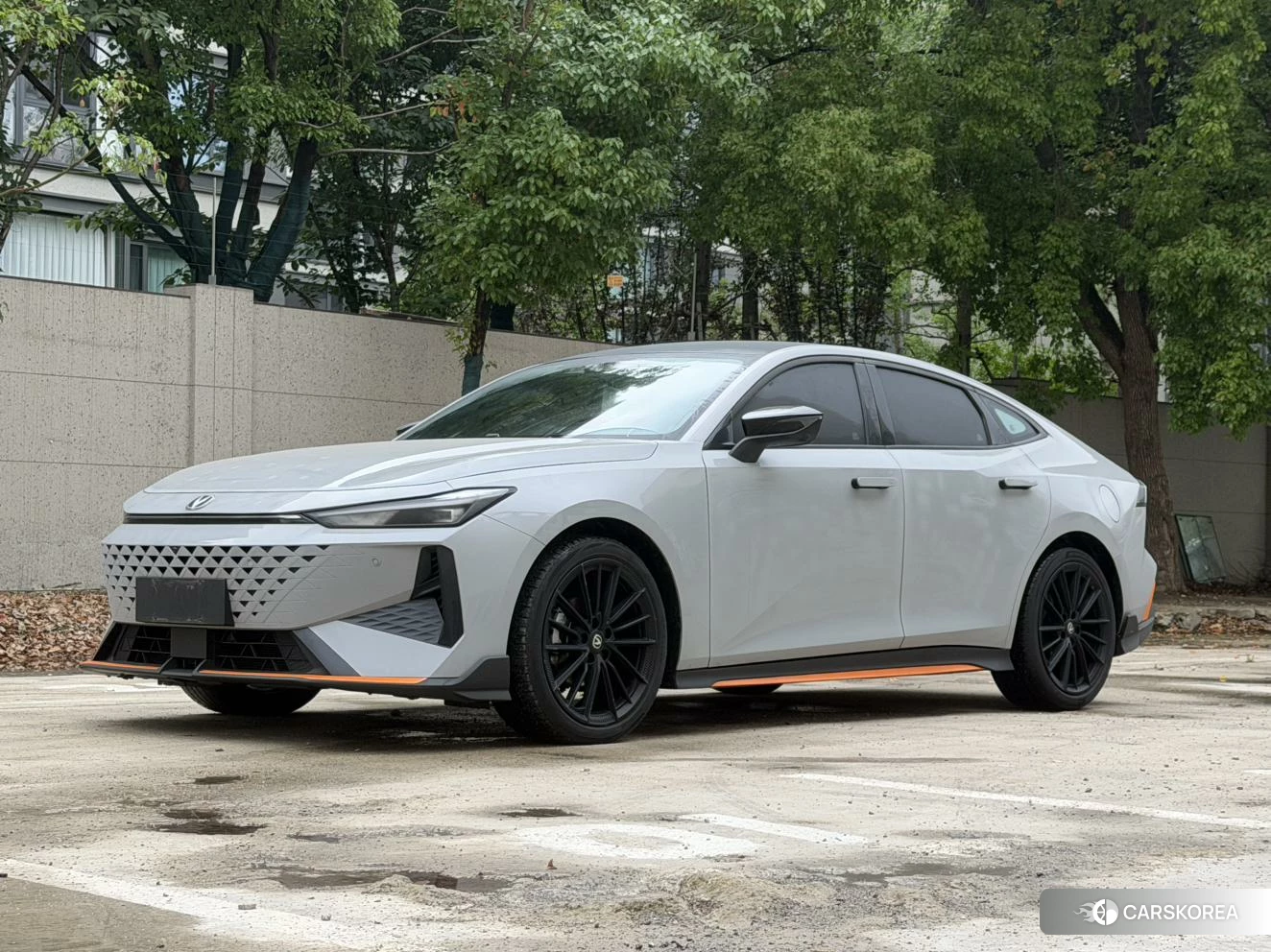 Chang'an UNI-V 2024 Серебристо-серый из Китая, фото 4