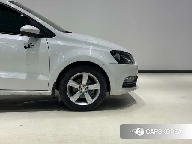 Volkswagen Polo 2018 Белый из Китая, фото 4