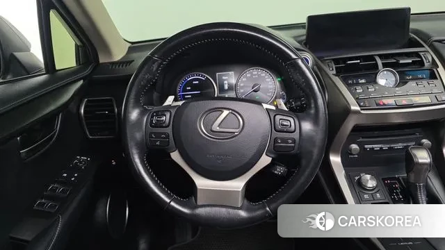 Lexus NX300h 2018 Серебристо-серый из Кореи, фото 4