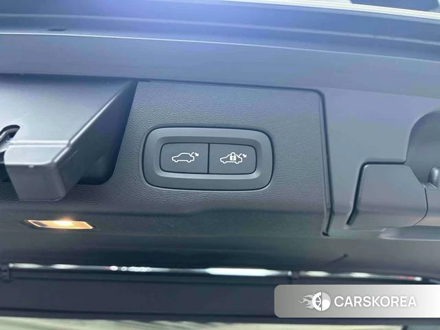 Volvo XC60 2025 Белый из Китая, фото 4