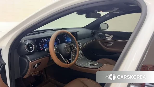 Mercedes-Benz E-Class W213 2022 Белый из Кореи, фото 4