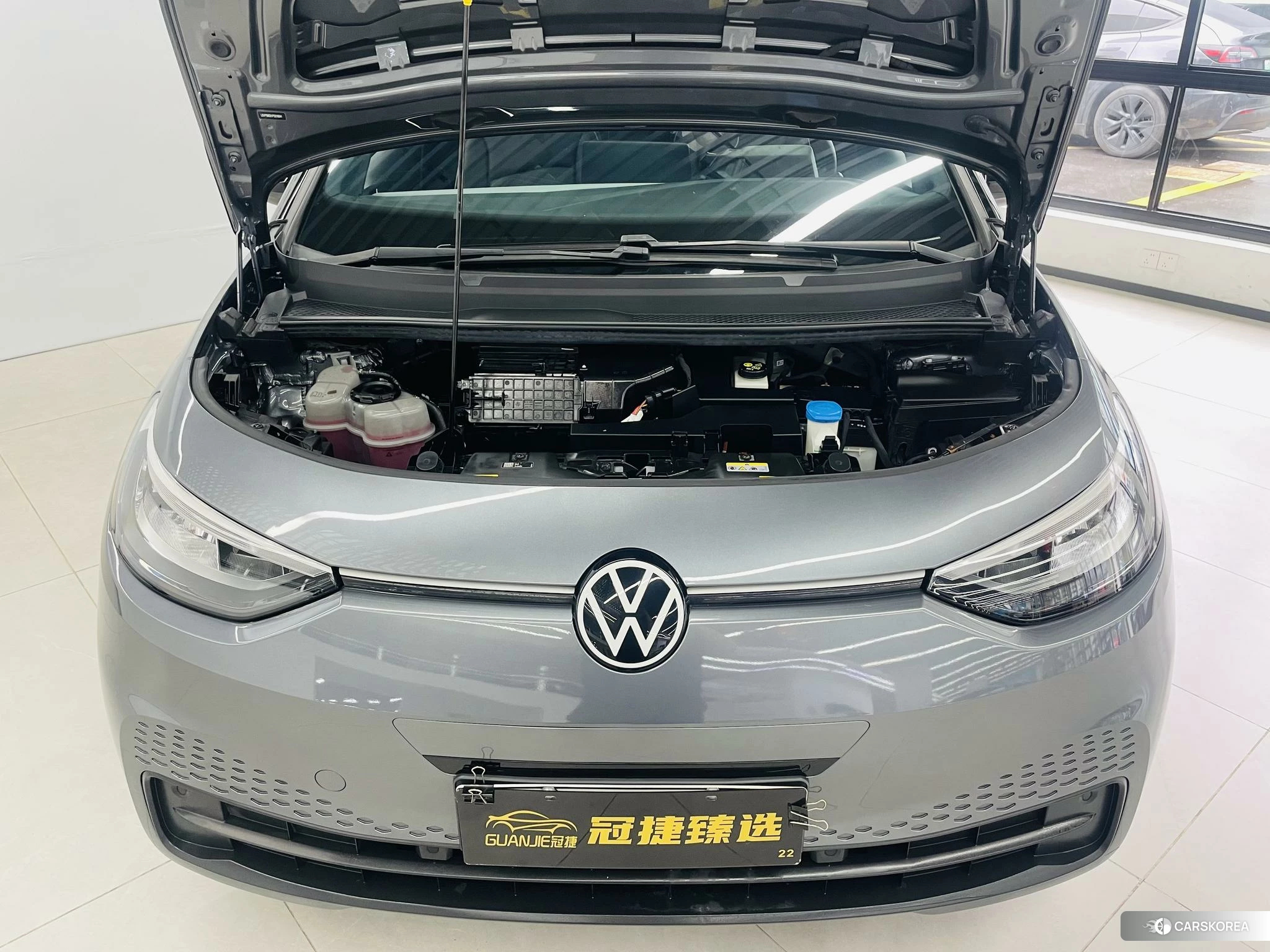 Volkswagen ID.3 2023 Серебристо-серый из Китая, фото 4