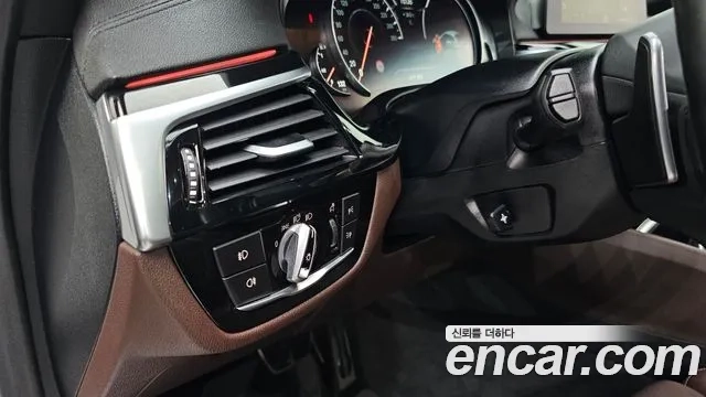 BMW 5 Series (G30) 2018 Белый из Кореи, фото 4