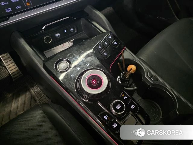 Kia Sportage 5th Generation Hybrid 2023 Белый из Кореи, фото 4