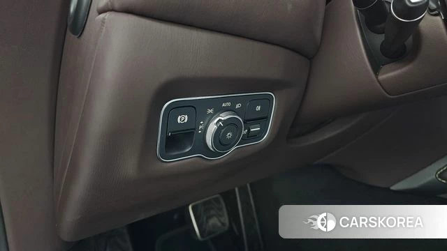 Aston Martin Vantage 2nd Generation 2023 Черный из Кореи, фото 4
