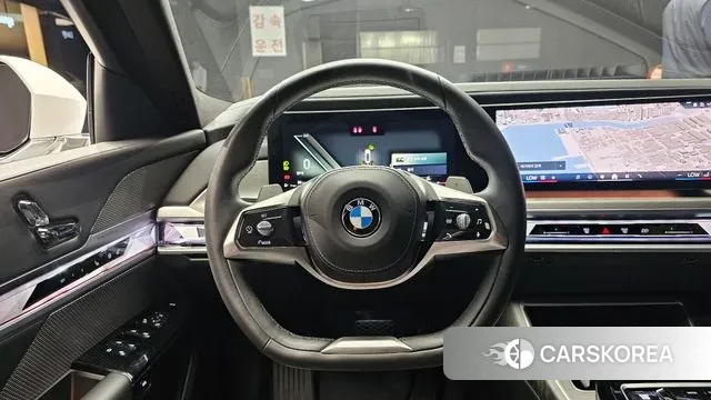 BMW 7 Series (G70) 2023 Белый из Кореи, фото 4