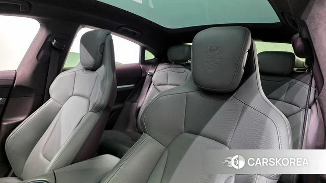 Porsche Taycan 2021 Серебряный из Кореи, фото 4