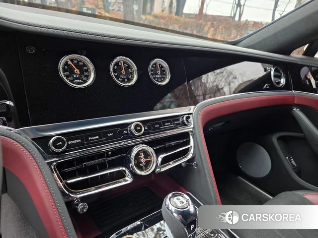 Bentley Flying Spur 3rd Generation 2023 Белый из Кореи, фото 4