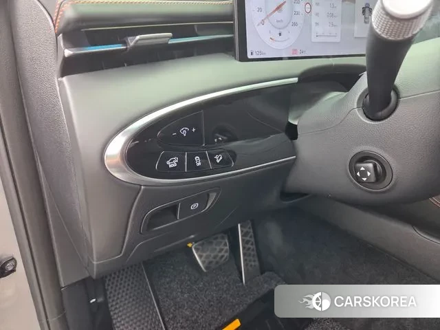 Genesis GV70 2024 Серый из Кореи, фото 4