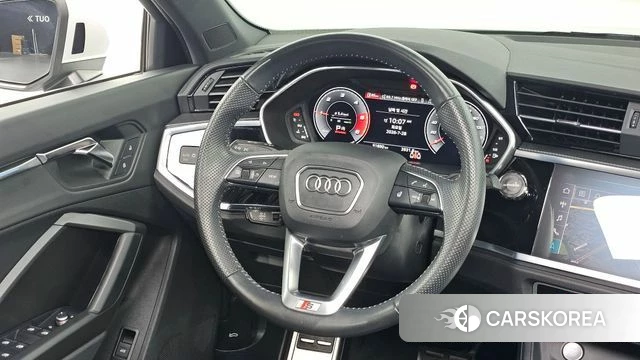 Audi Q3 (F3) 2020 Белый из Кореи, фото 4