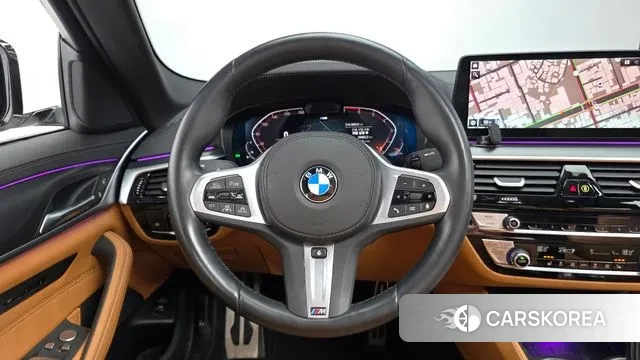 BMW 5 Series (G30) 2023 Белый из Кореи, фото 4