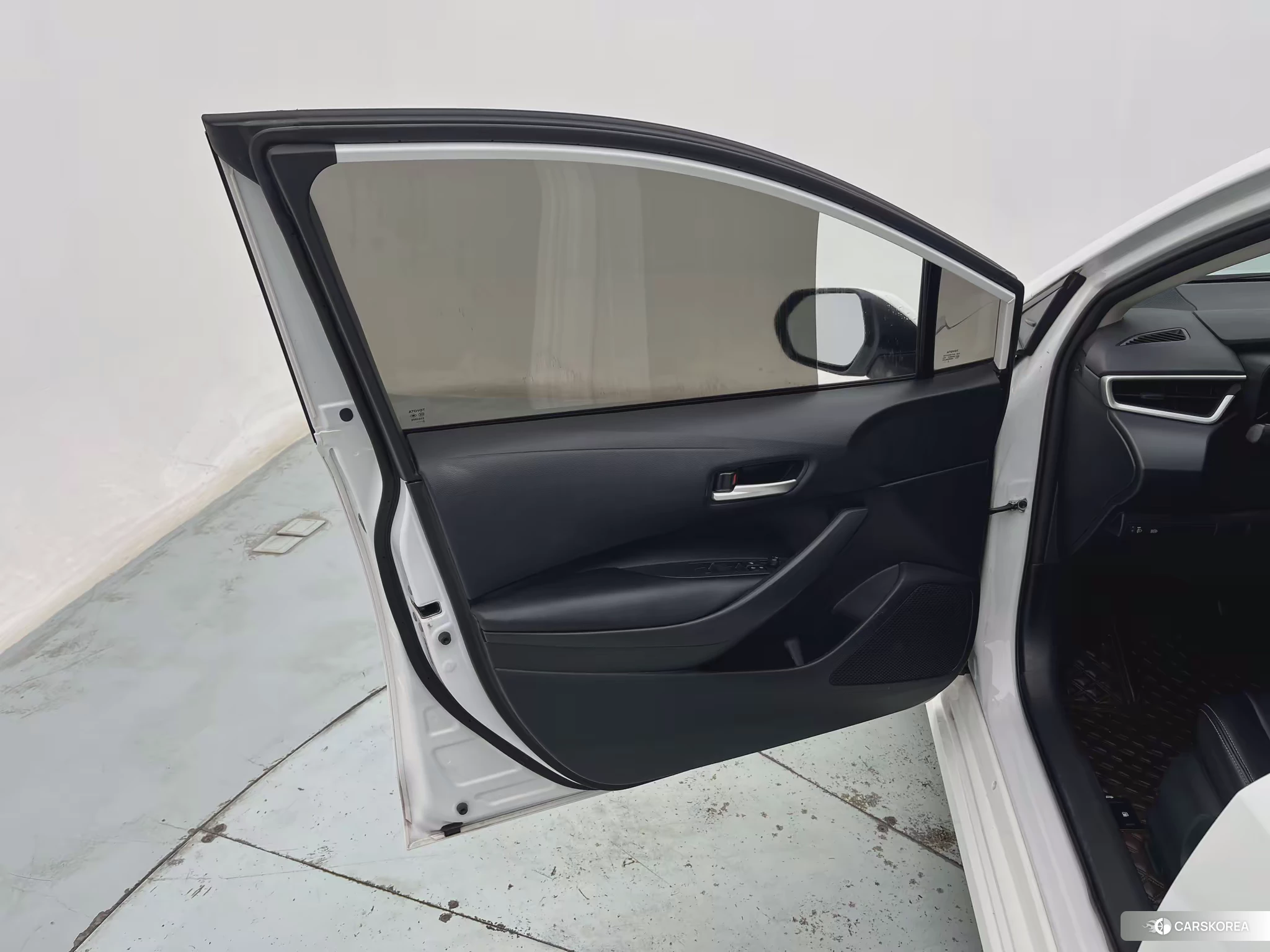 Toyota Corolla 2021 Белый из Китая, фото 4