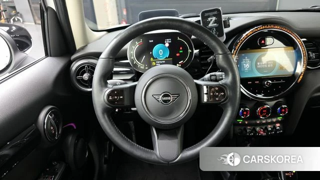 Mini Cooper 2023 Белый из Кореи, фото 4