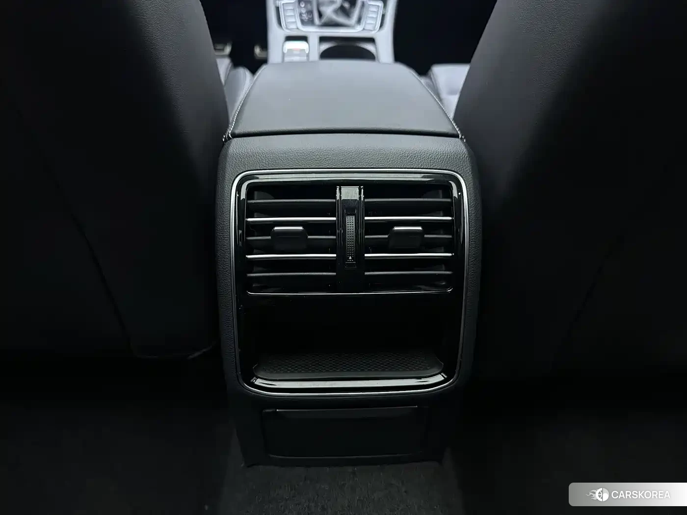 Volkswagen Magotan 2023 Черный из Китая, фото 4