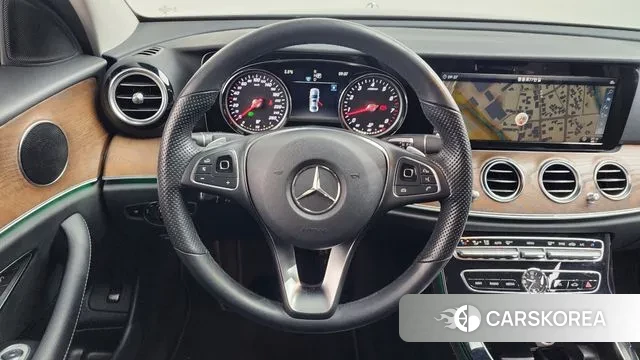 Mercedes-Benz E-Class W213 2018 Черный из Кореи, фото 4