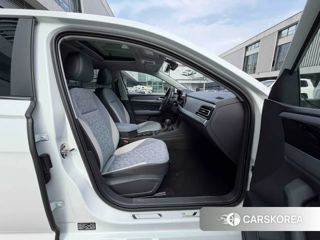 Volkswagen Lavida 2023 Белый из Китая, фото 4