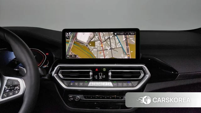 BMW X4 (G02) 2025 Светло-серебряный цвет из Кореи, фото 4
