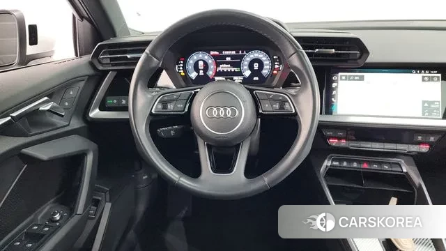 Audi A3 (8Y) 2023 Белый из Кореи, фото 4