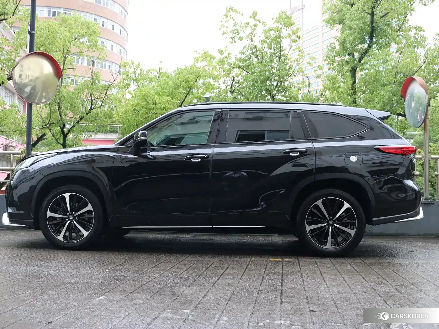 Toyota Crown 2023 Черный из Китая, фото 4