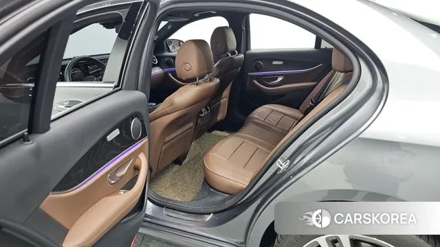 Mercedes-Benz E-Class W213 2023 Серый из Кореи, фото 4