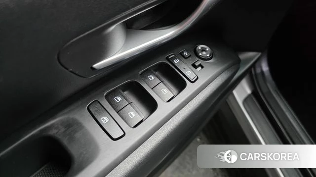 Hyundai Tucson (NX4) 2023 Серебристо-серый из Кореи, фото 4