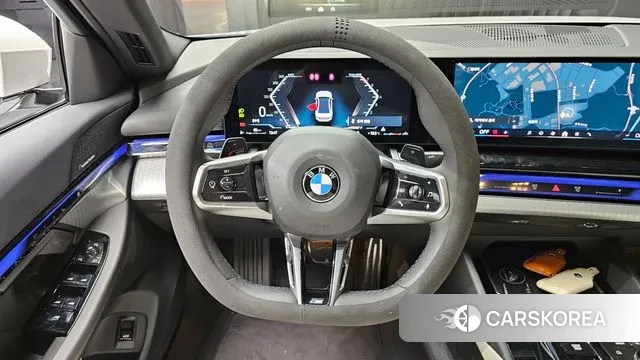 BMW 5 Series (G60) 2025 Белый из Кореи, фото 4