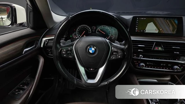 BMW 5 Series (G30) 2018 Белый из Кореи, фото 4
