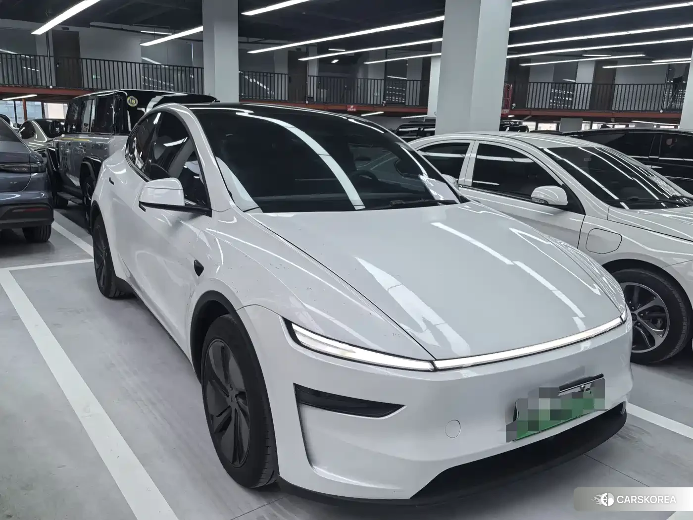 Tesla Model Y 2025 Белый из Китая, фото 4