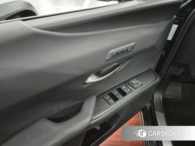 Lexus UX250h 2020 Черный из Кореи, фото 4