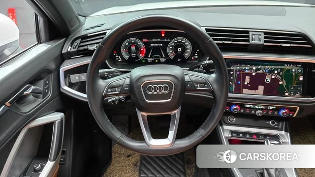 Audi Q3 (F3) 2022 Белый из Кореи, фото 4