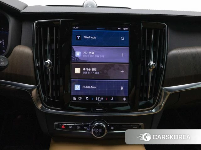 Volvo V90 Cross-Country 2023 Белый из Кореи, фото 4