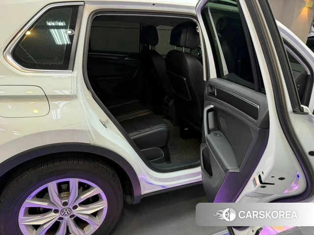 Volkswagen Tiguan second Generation 2020 Белый из Кореи, фото 4