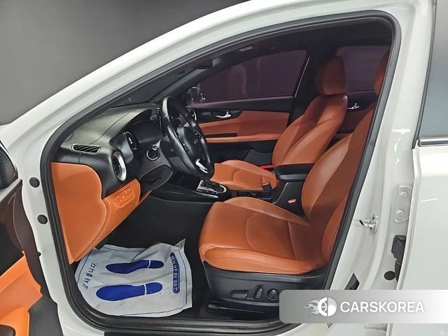 Kia The New K3 2nd generation 2021 Белый из Кореи, фото 4