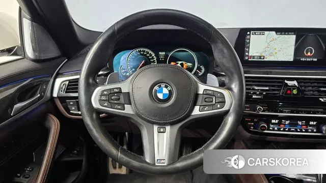 BMW 5 Series (G30) 2018 Белый из Кореи, фото 4
