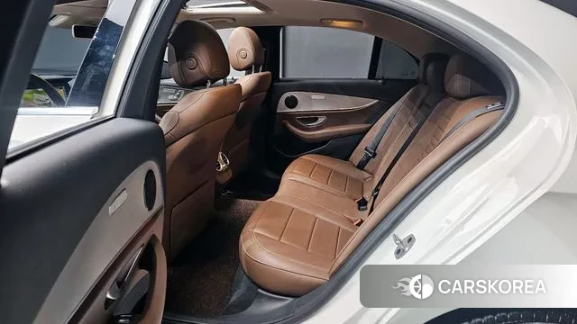 Mercedes-Benz E-Class W213 2019 Белый из Кореи, фото 4