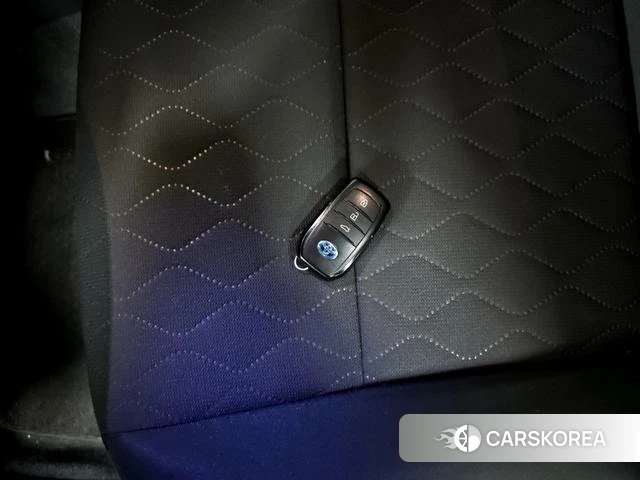 Toyota Corolla 2023 Белый из Китая, фото 4