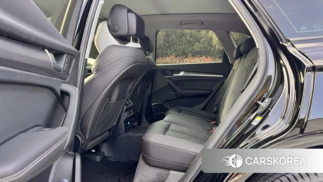 Audi Q5L 2022 Черный из Китая, фото 4